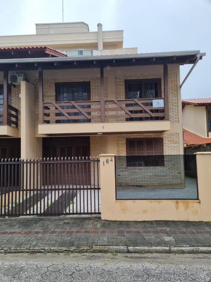 Casa Em Bombinhas Almeida E Moraes Perto Da Praia Экстерьер фото