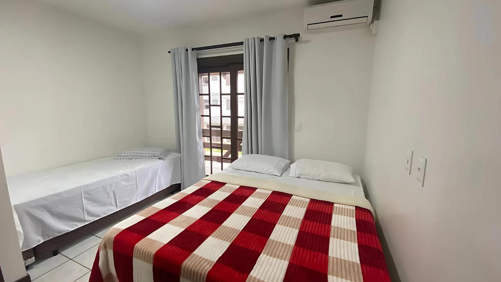 Casa Em Bombinhas Almeida E Moraes Perto Da Praia Экстерьер фото